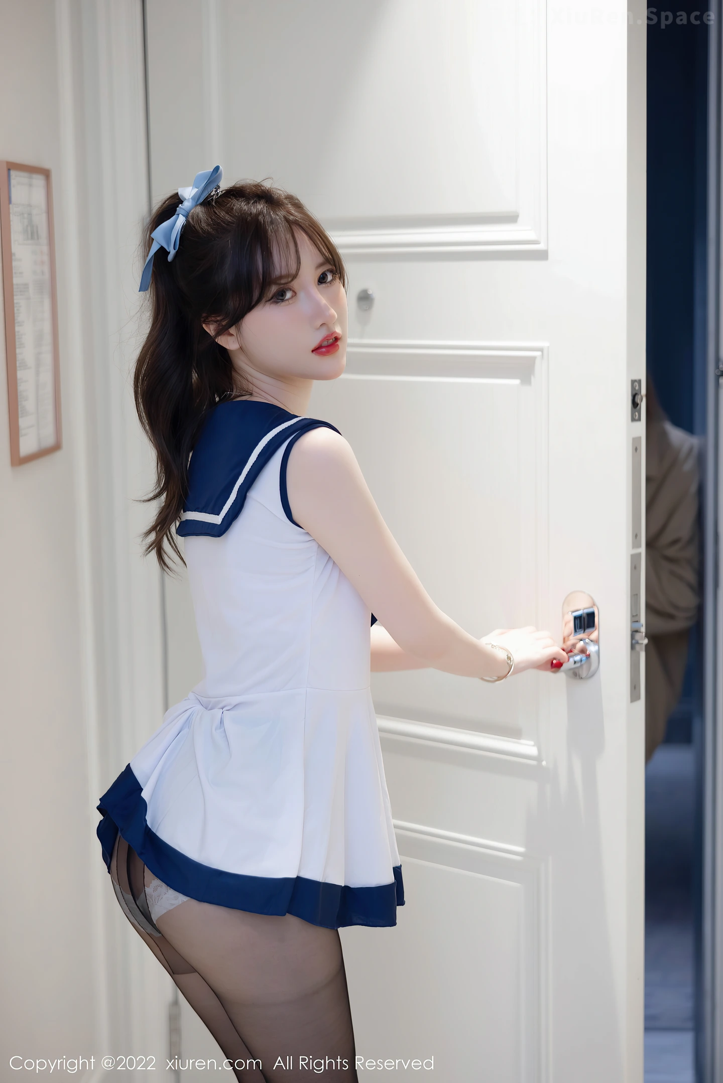 图片[2]-[XiuRen秀人网]VOL.5032 模特美桃酱海南心愿旅拍性感粉色内衣配魅惑黑丝撩人诱惑写真91P-秀人网官方网站